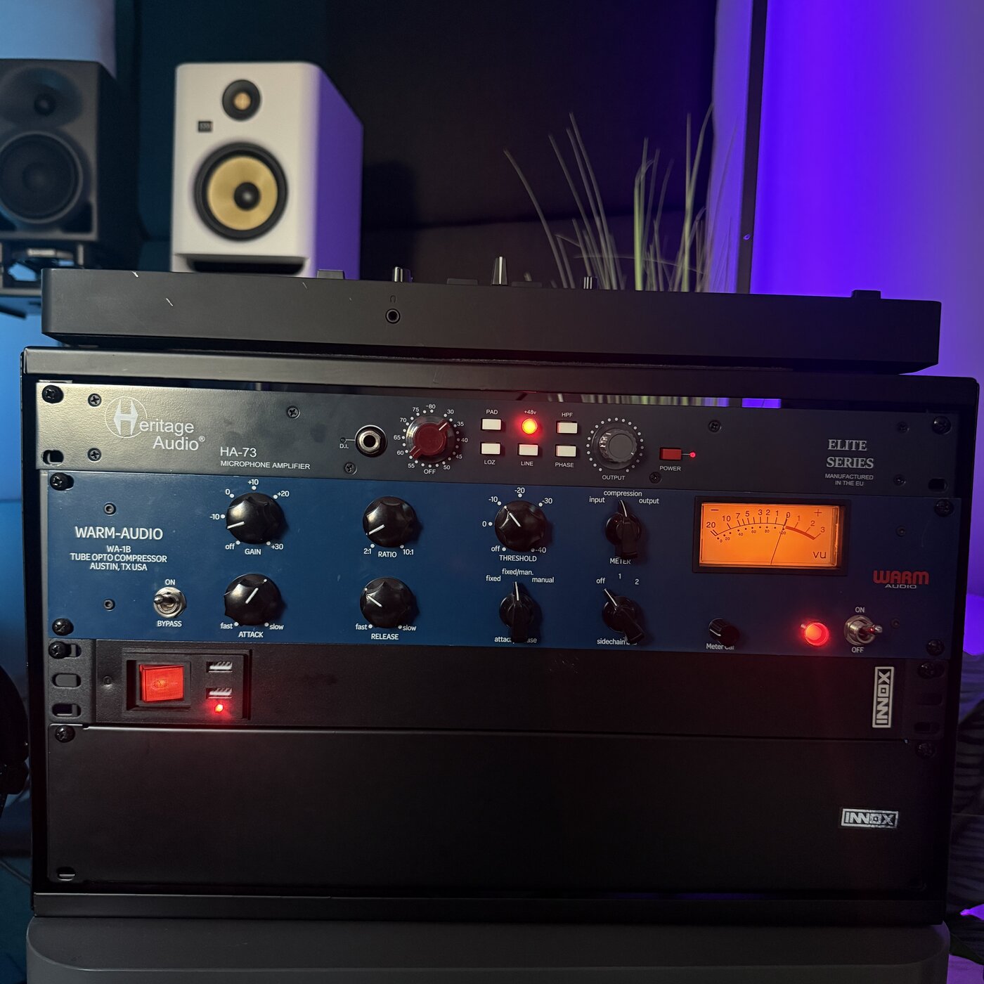 Heritage Audio HA-73 preamp en Warm Audio WA1B compressor in de rack
